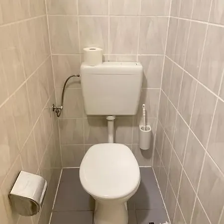 Apartment Einzimmerwohnung + Dusche Und Wc