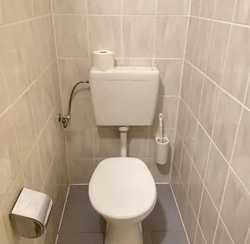 Lägenhet Einzimmerwohnung + Dusche Und Wc