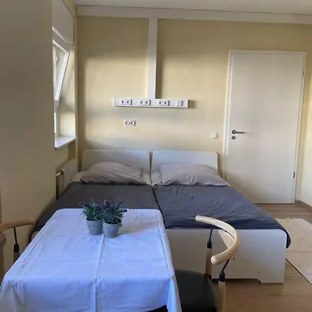 Апартаменты Einzimmerwohnung + Dusche Und Wc *