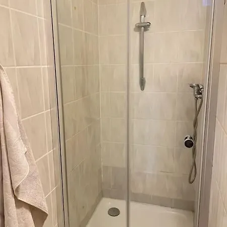 Einzimmerwohnung + Dusche Und Wc * Берлин